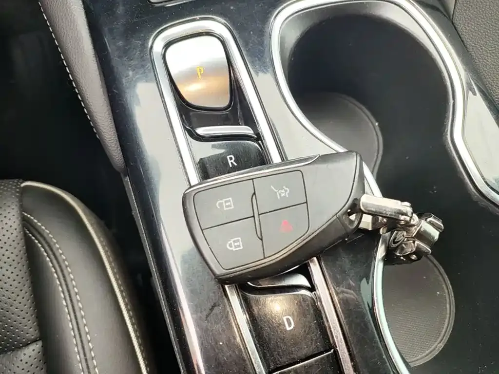 Buick Envision Plus — фото 7