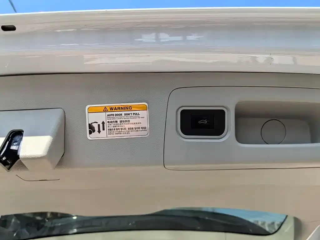 Buick GL8 — фото 2
