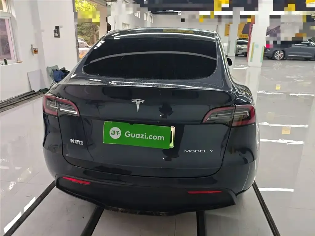 Tesla Model Y — фото 8