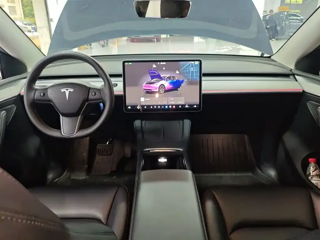 Tesla Model Y — фото 5