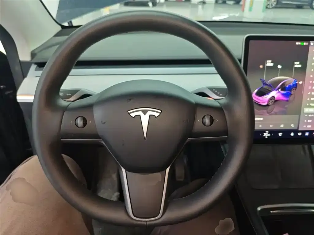 Tesla Model Y — фото 2