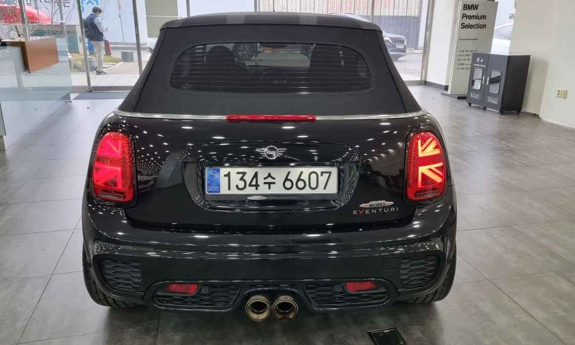 Mini Cooper Convertible 2021 из KR, фото 9
