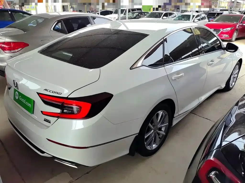 Honda Accord — фото 10