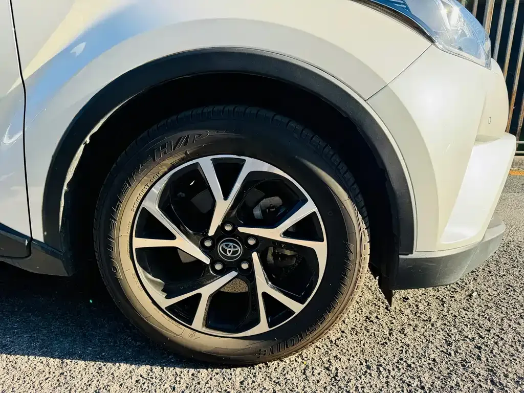 Toyota C-HR — фото 3