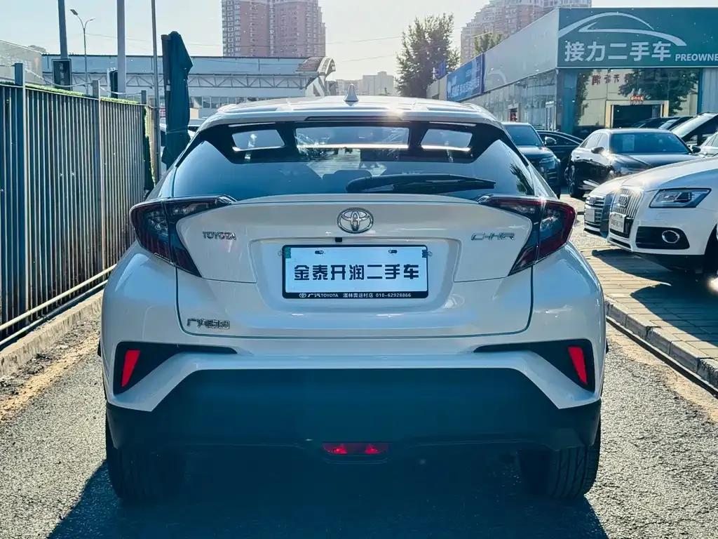 Toyota C-HR — фото 6