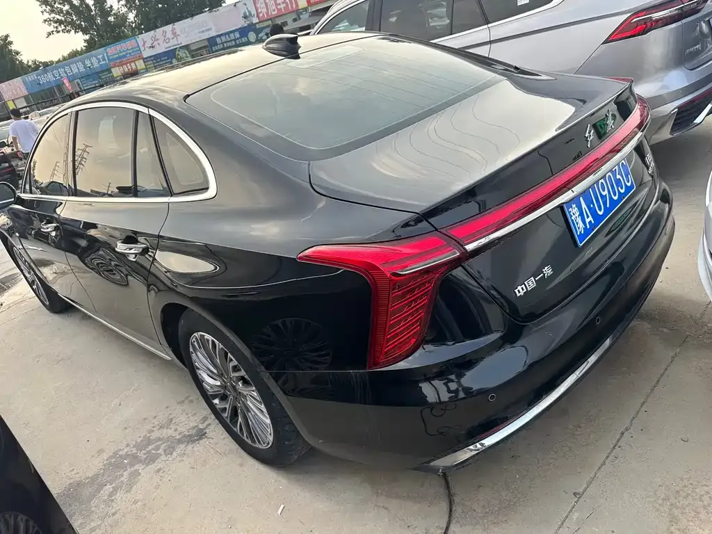 Hongqi H5 — фото 3