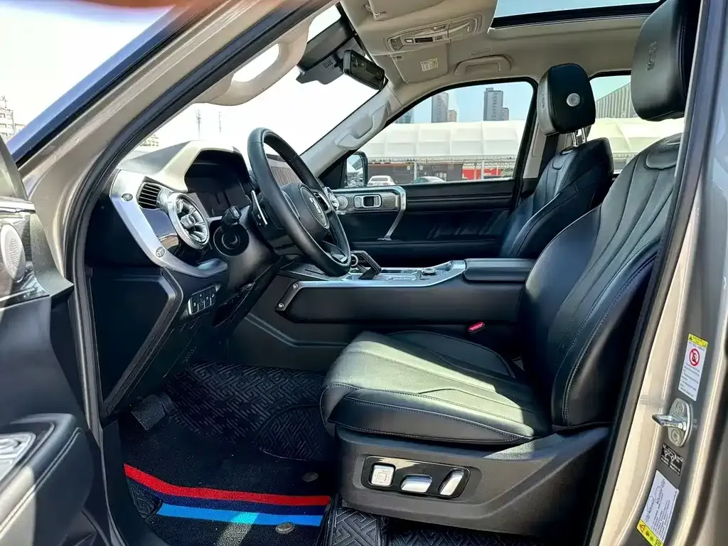 Tank 400 New Energy — фото 3