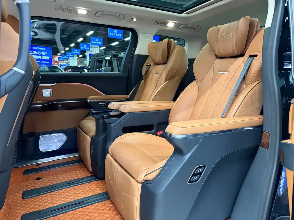 Hongqi HQ9 2023 из CN, фото 6
