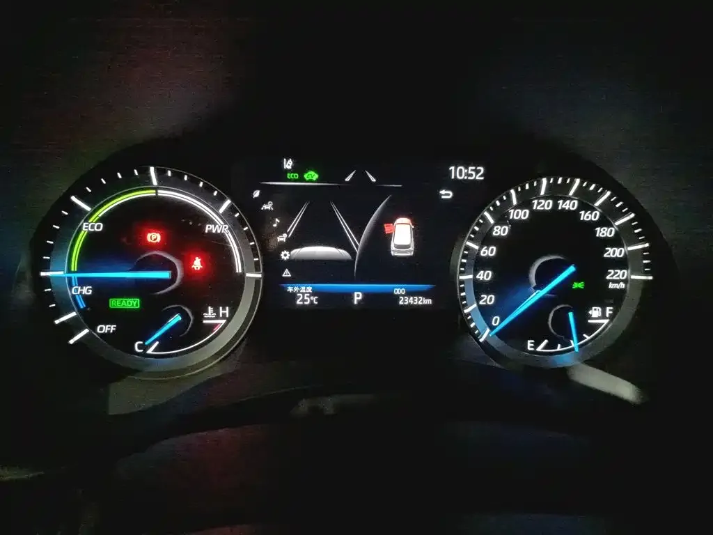Toyota Highlander — фото 10