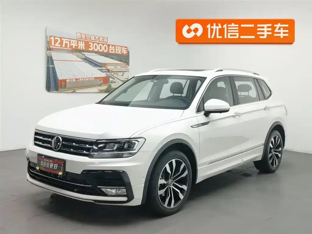 Volkswagen Tiguan L — фото 1