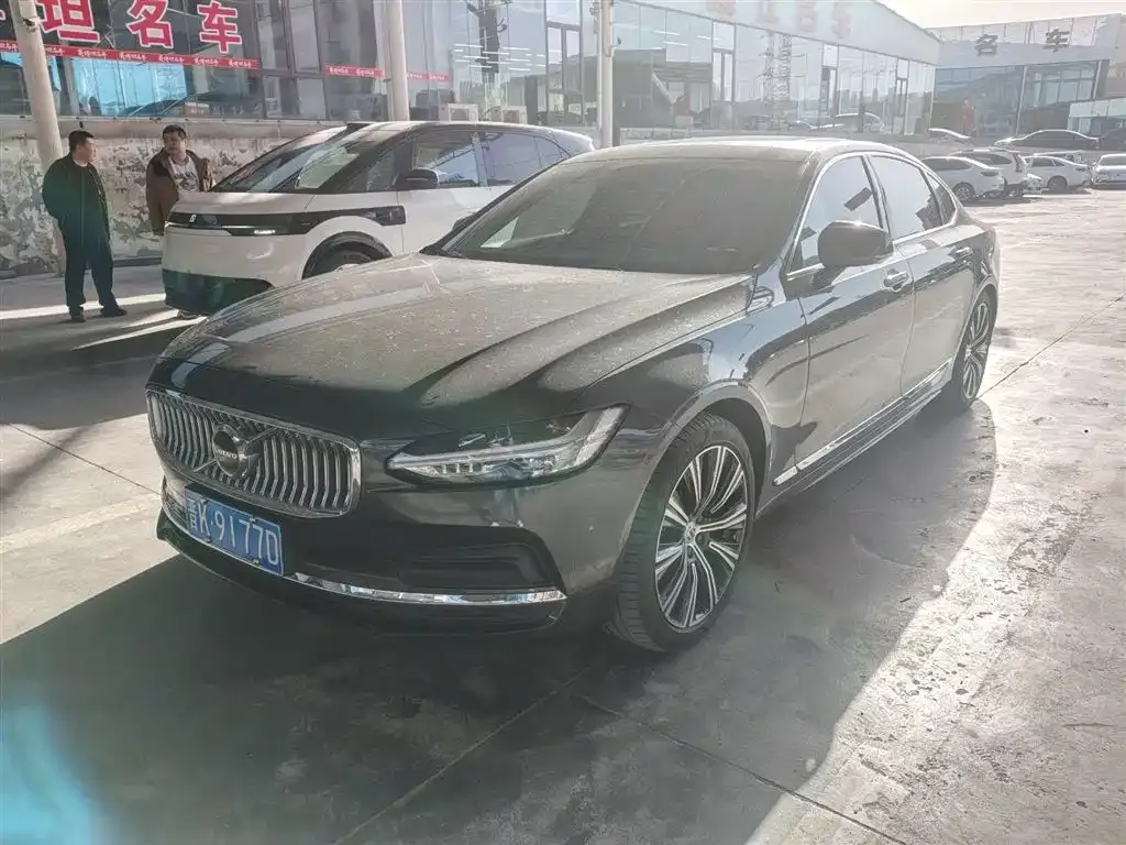 Volvo S90 — фото 1