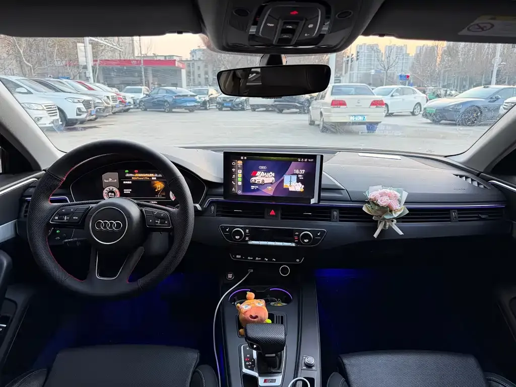 Audi A4L 2021 из CN, фото 4