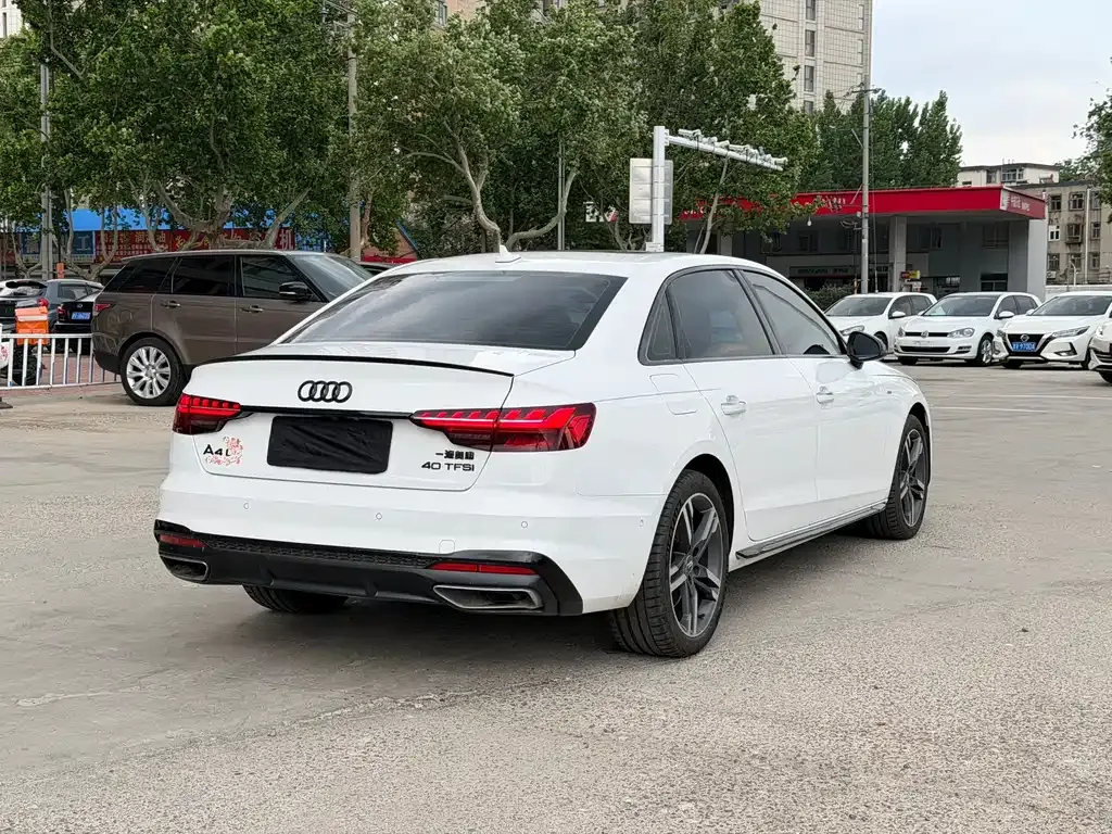Audi A4L 2021 из CN, фото 9