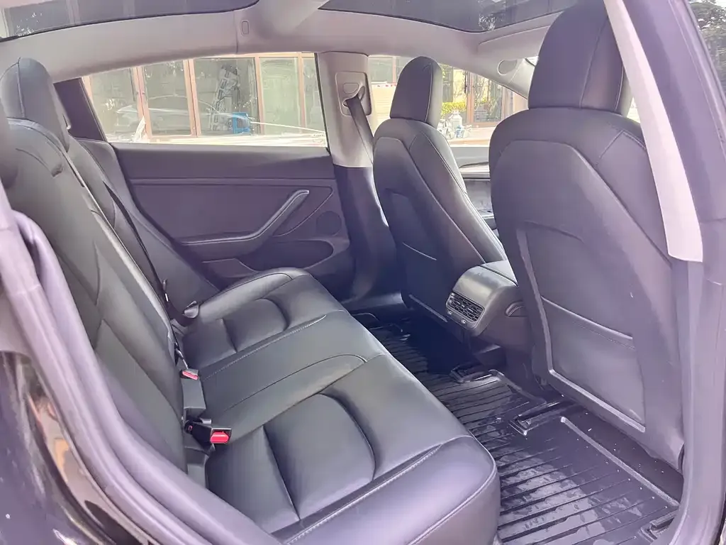 Tesla Model 3 — фото 3