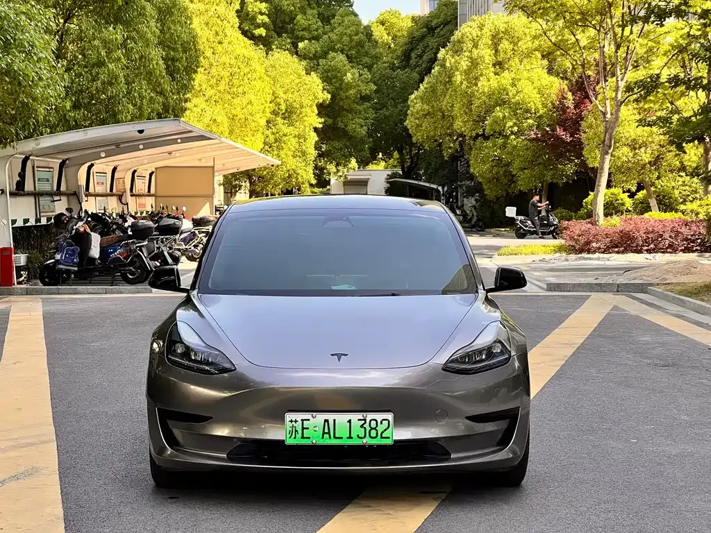 Tesla Model 3 — фото 9