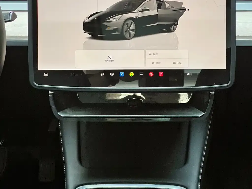 Tesla Model 3 — фото 2