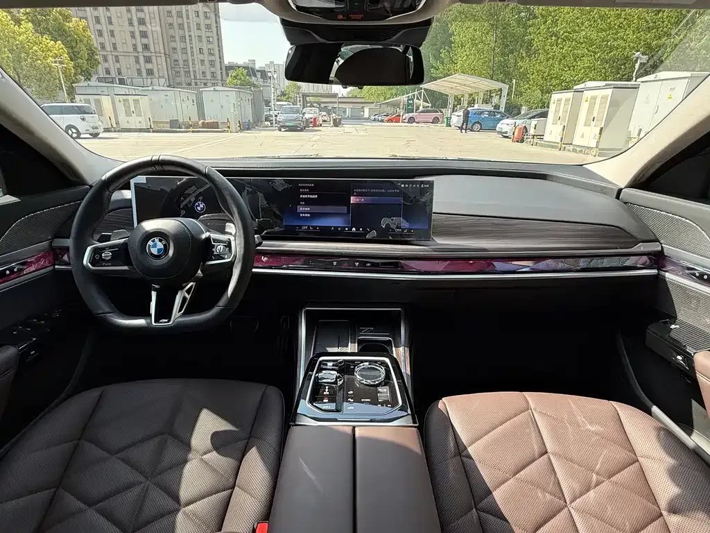 BMW 7 Series 2023 из CN, фото 7