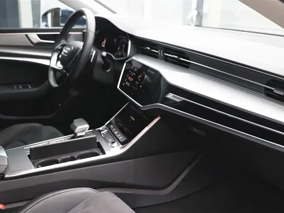 Audi A7L 2024 из CN, фото 5