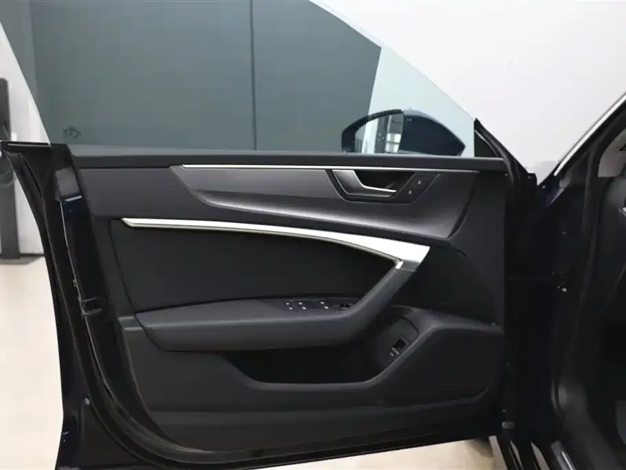 Audi A7L 2024 из CN, фото 3