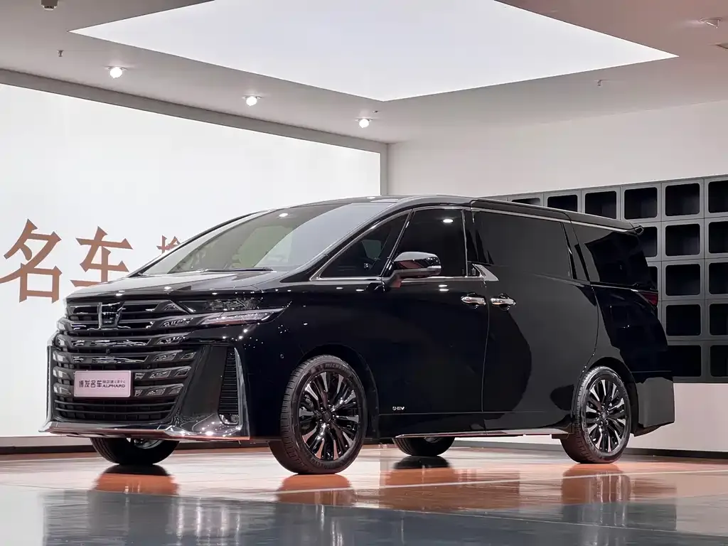 Toyota Vellfire — фото 1
