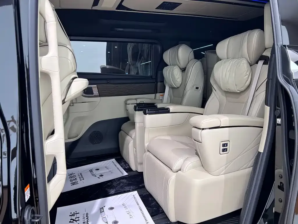 Toyota Vellfire — фото 6