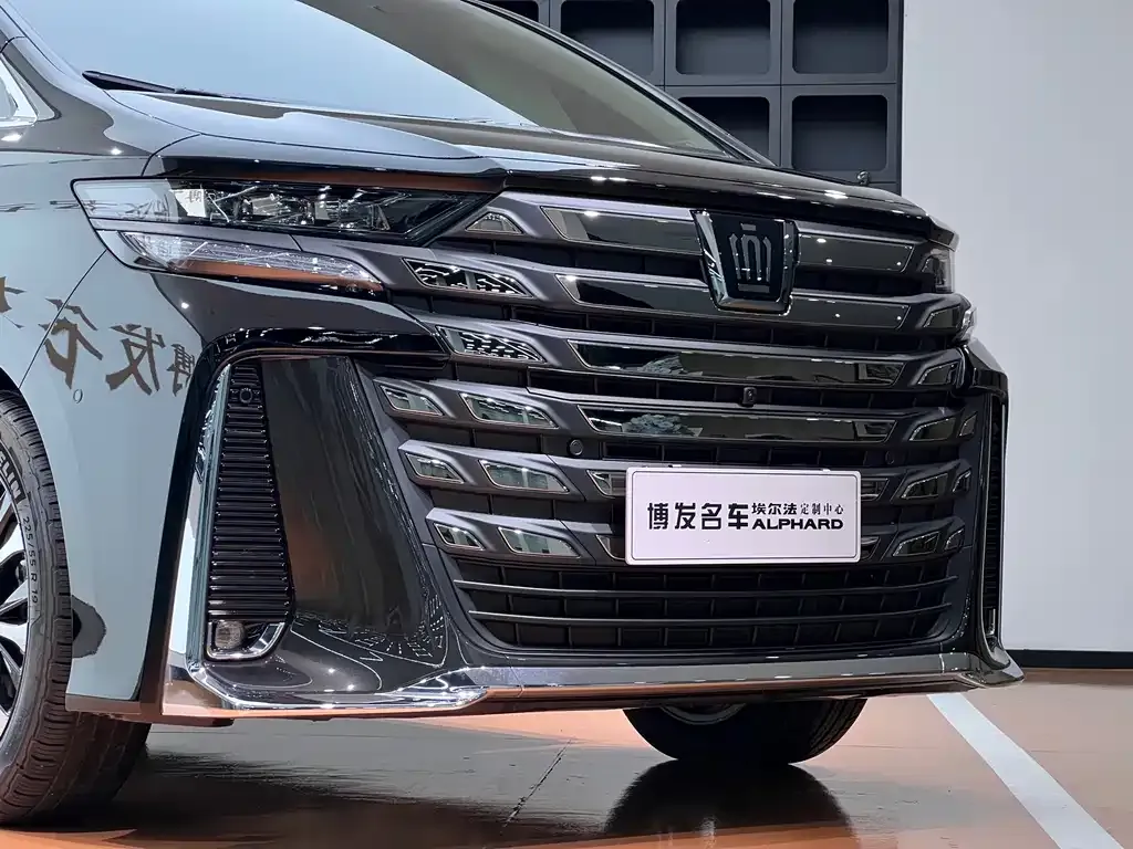 Toyota Vellfire — фото 8
