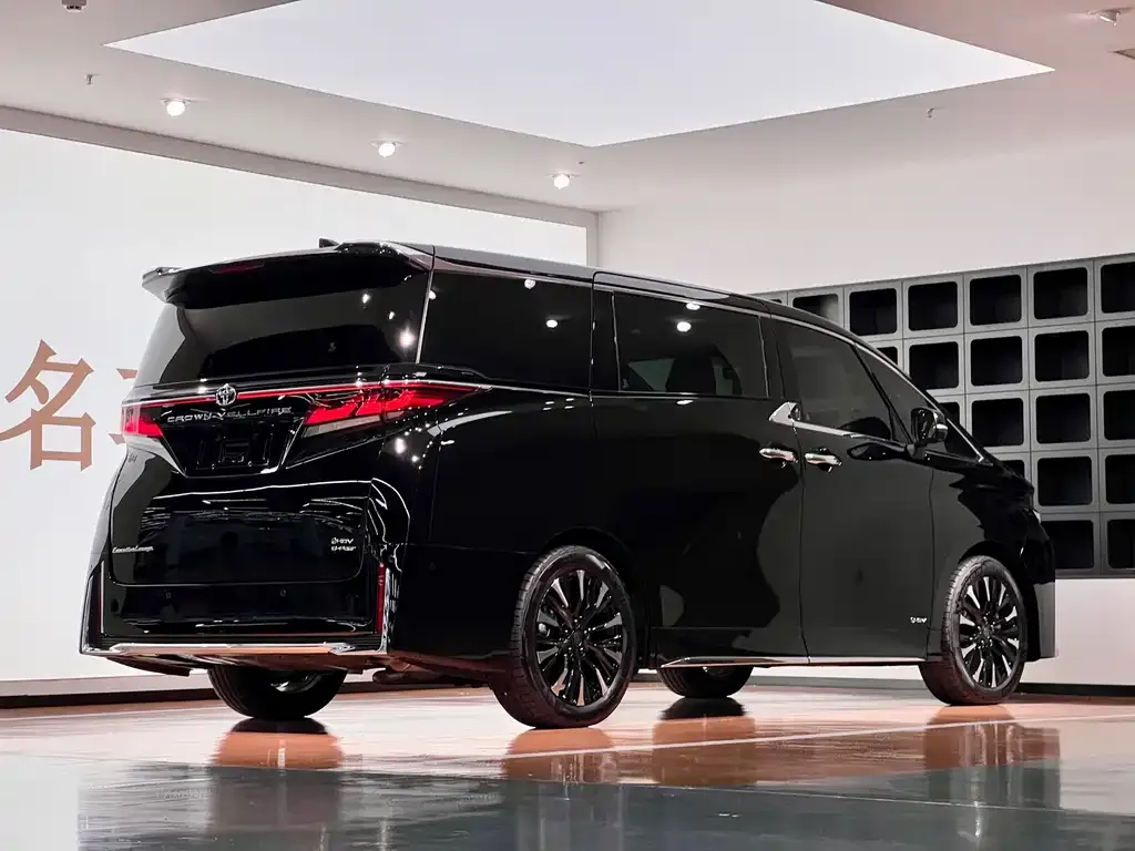 Toyota Vellfire — фото 9