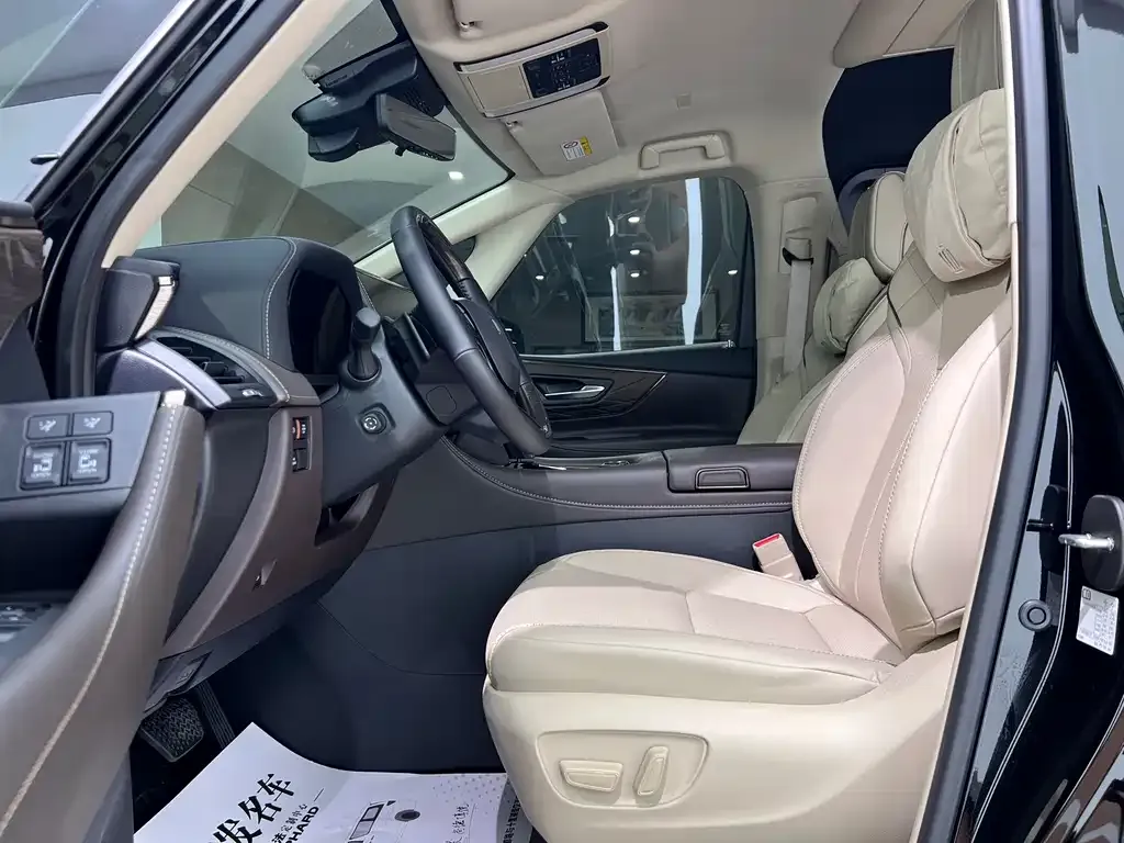 Toyota Vellfire — фото 7