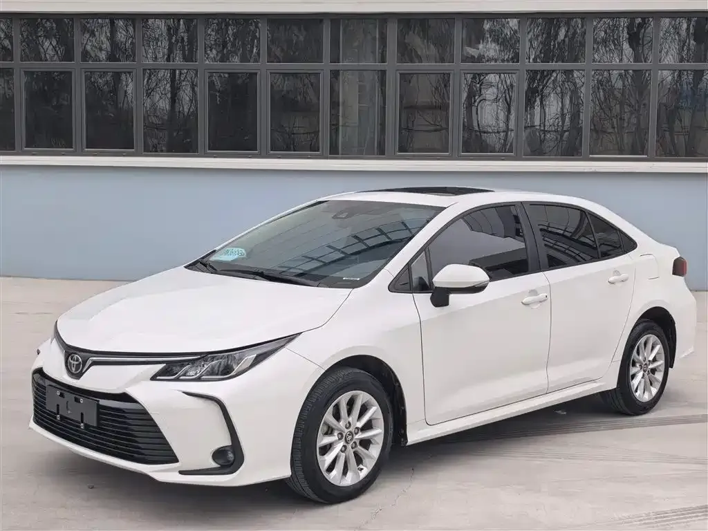 Toyota Corolla — фото 1