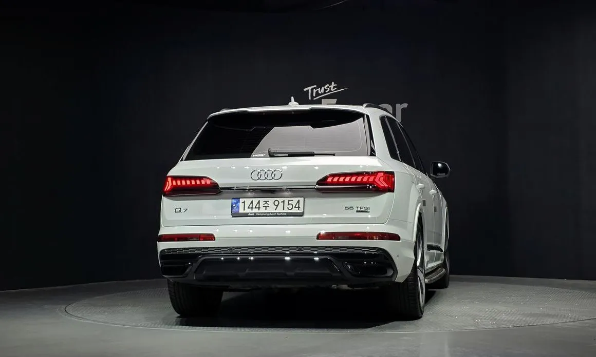 Audi Q7 — фото 9