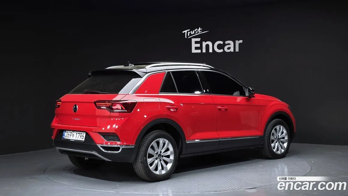 Volkswagen T-Roc — фото 8