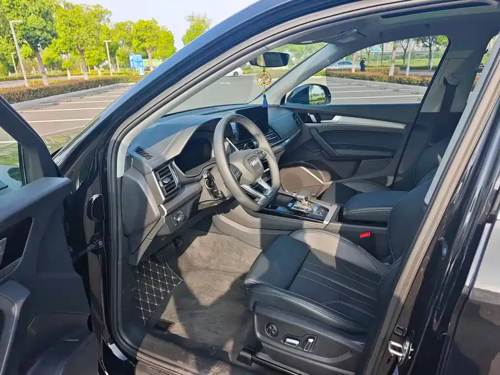 Audi Q5L 2024 из CN, фото 4