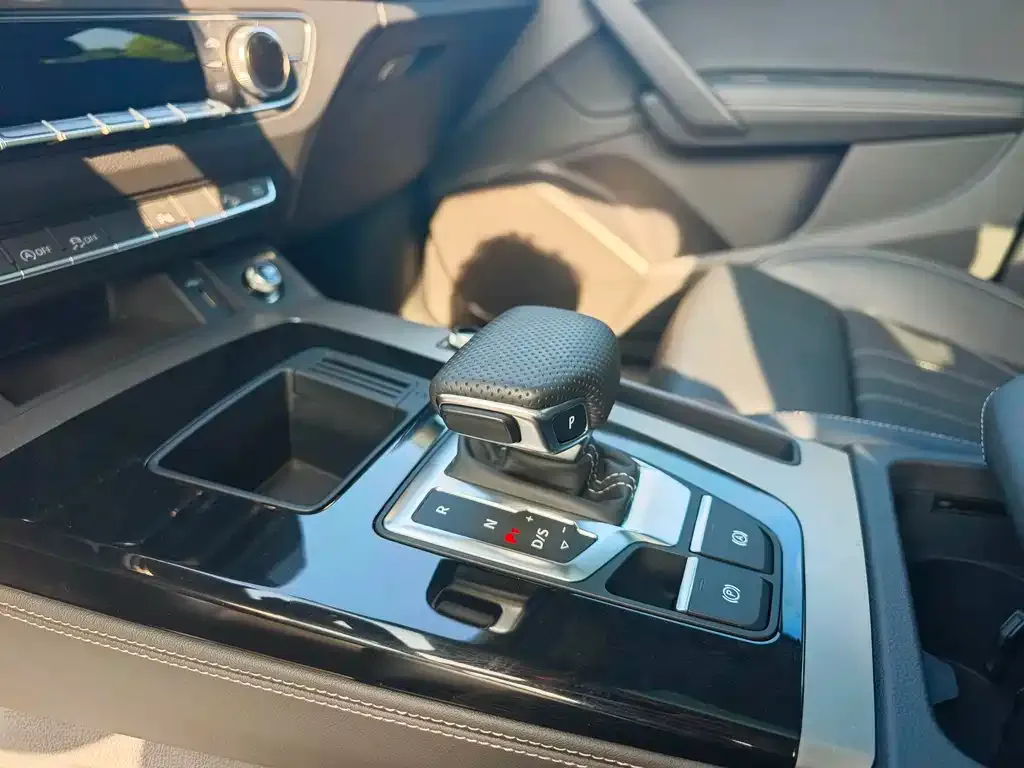 Audi Q5L 2024 из CN, фото 8