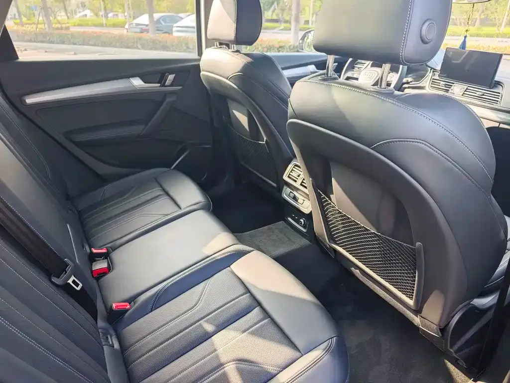 Audi Q5L 2024 из CN, фото 2