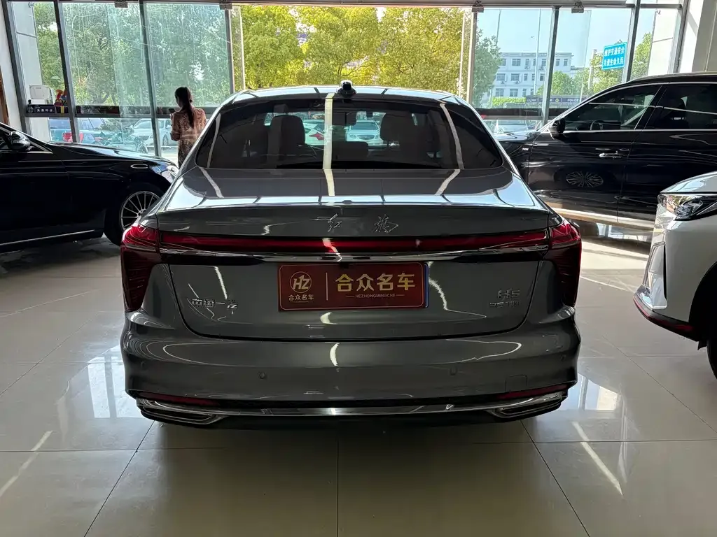 Hongqi H5 — фото 8