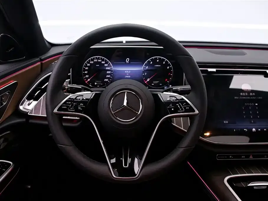 Mercedes-Benz E-Class — фото 10