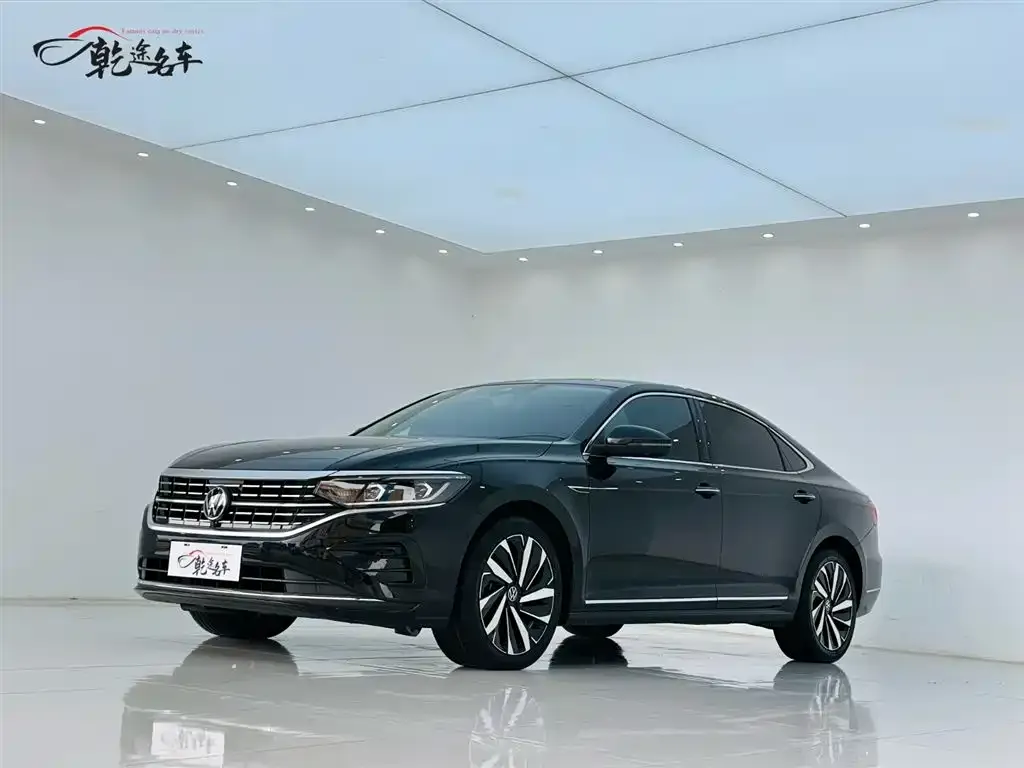 Volkswagen Passat — фото 1