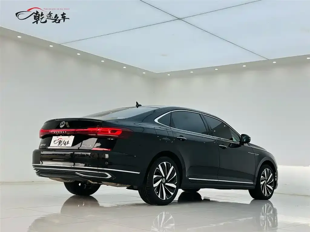 Volkswagen Passat — фото 8