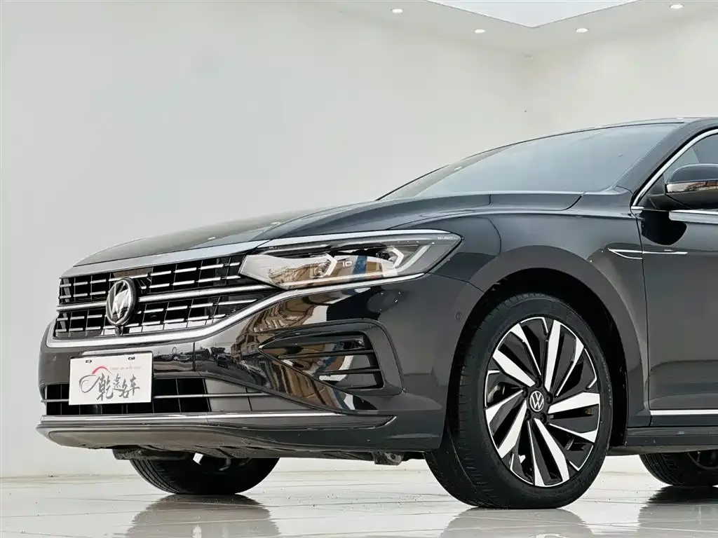 Volkswagen Passat — фото 10