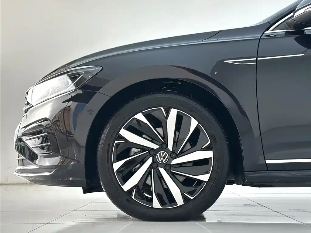 Volkswagen Passat — фото 9