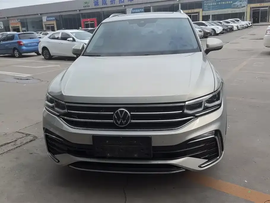 Volkswagen Tiguan L — фото 4
