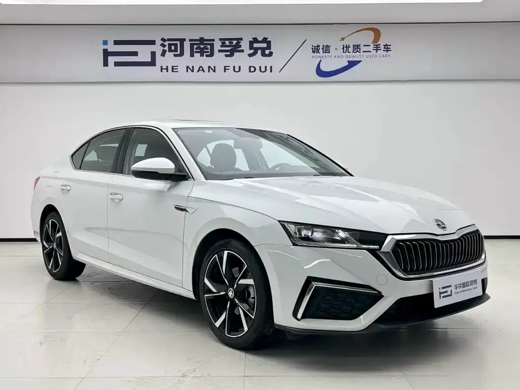 Skoda Octavia — фото 4