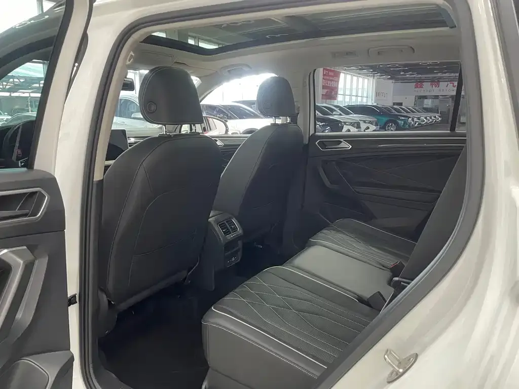 Volkswagen Tiguan L 2022 из CN, фото 8