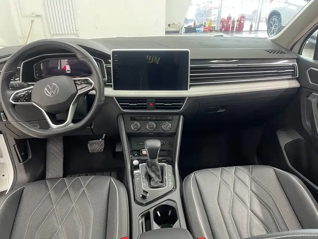 Volkswagen Tiguan L 2022 из CN, фото 3