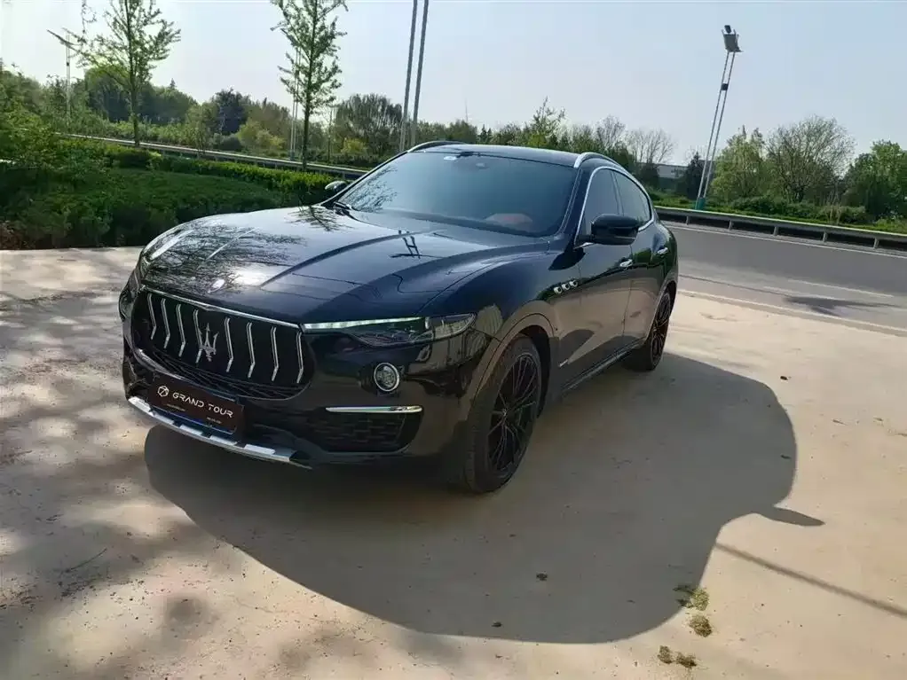 Maserati Levante — фото 1