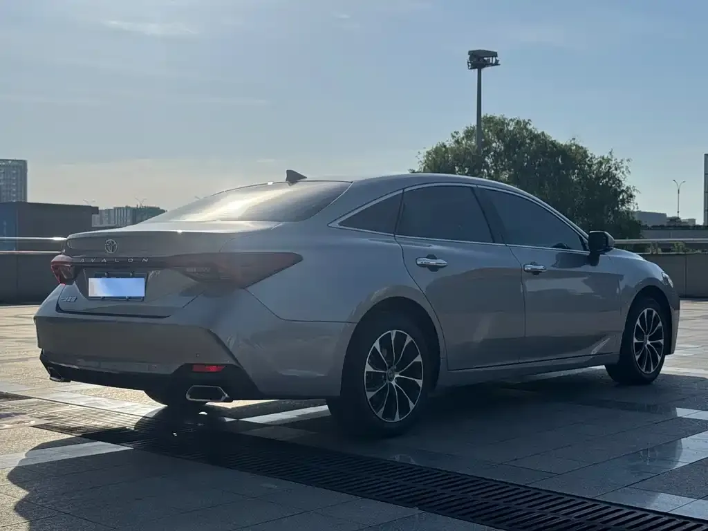 Toyota Avalon 2022 из CN, фото 2