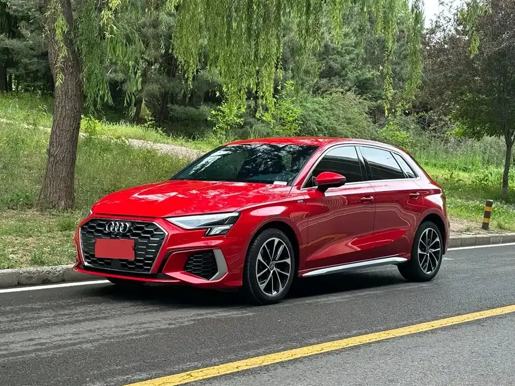 Audi A3 — фото 1