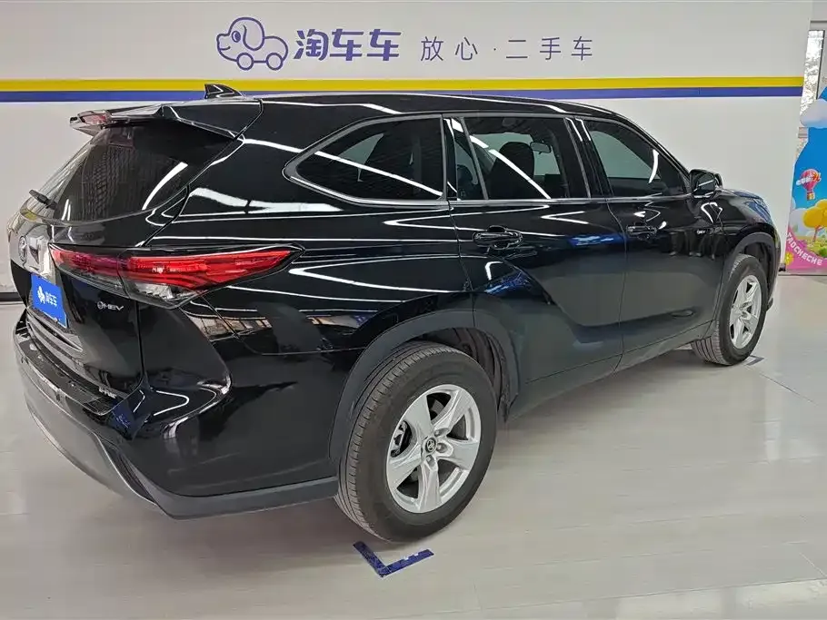 Toyota Highlander — фото 9