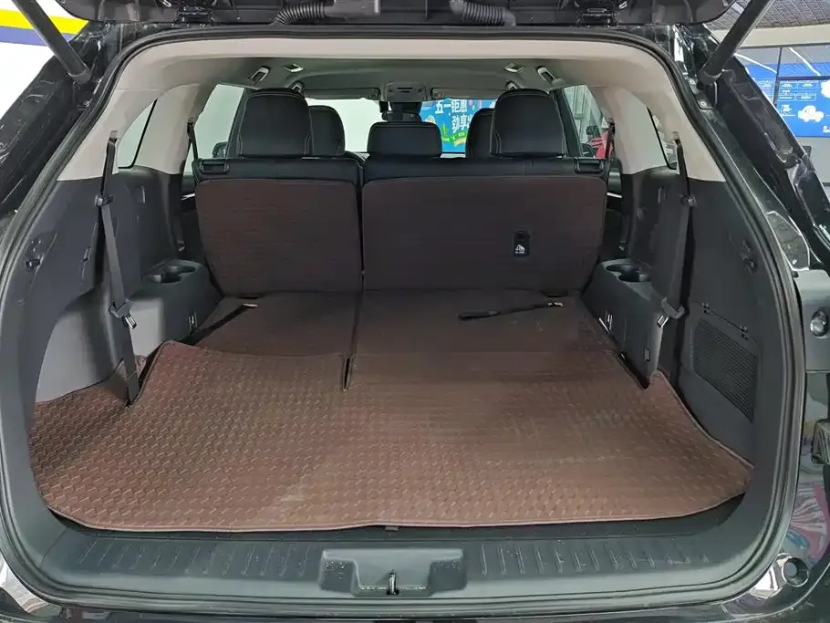 Toyota Highlander — фото 10