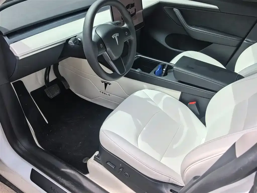 Tesla Model Y — фото 4